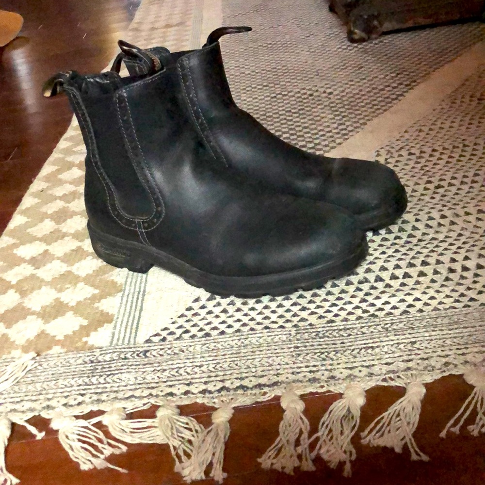 Used black Blundstone boots, women’s US size 10